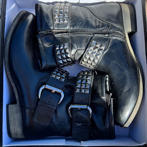 MIA ‘Crusader’ Vegan Leather Studded Moto Boots - Picture 1 of 6